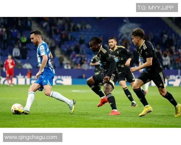 国王杯激战曼联与多特蒙德平局红牌事件引发全场热议与争议