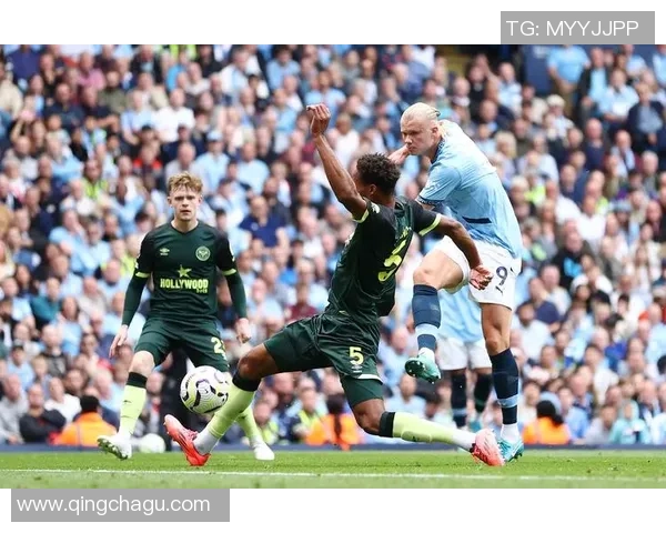 英超精彩对决那不勒斯与多特蒙德战成平局引发全场热烈反响