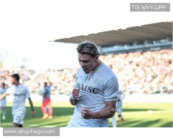 友谊赛精彩对决那不勒斯与多特蒙德战成平局争议判罚引发热议