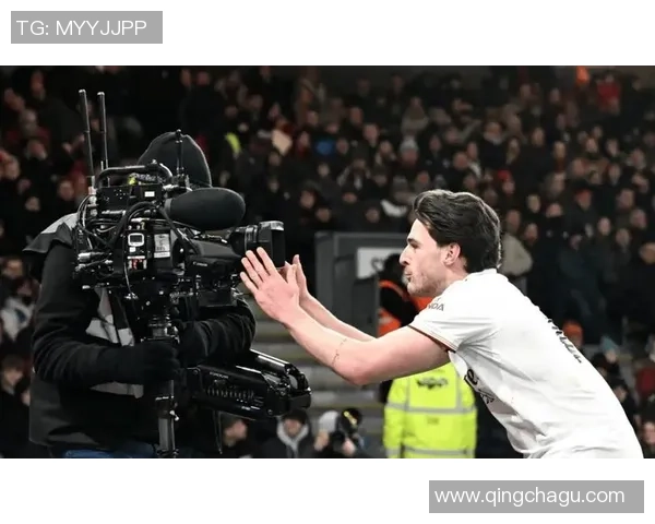 世界杯精彩对决曼城与切尔西战成平局转会传闻引发热议