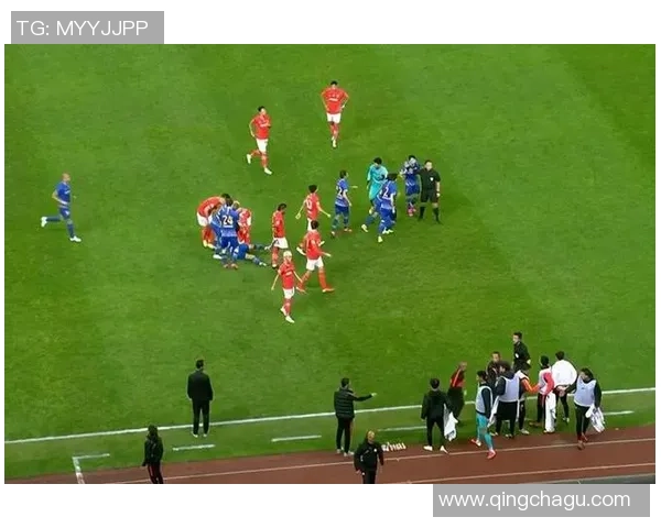 中超激战皇马险胜曼城乌龙球引发全场争议判罚热议