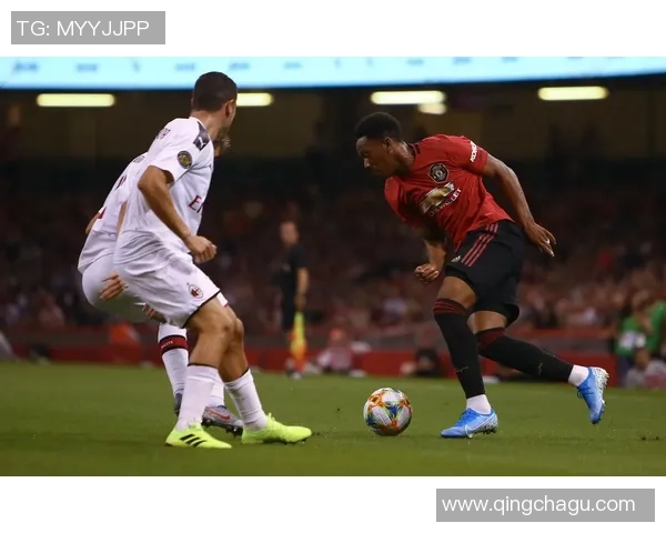 中超精彩对决曼联与AC米兰1比1平局绝杀瞬间引发全场狂欢