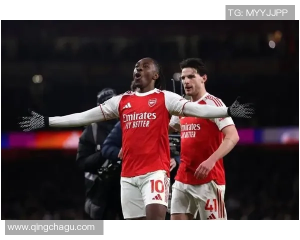 世界杯精彩对决本菲卡逆转阿森纳帽子戏法引爆全场战术分析