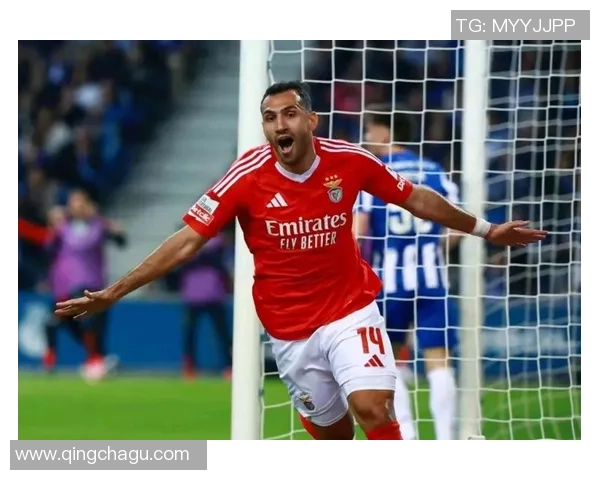 中超精彩对决本菲卡与拜仁激战成和绝杀瞬间引发全场热烈反响 中超精彩对决本菲卡与拜仁激战成和绝杀瞬间引发全场热烈反响