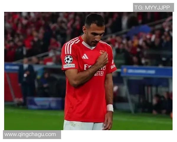 友谊赛回顾：AC米兰与本菲卡零封平局帽子戏法瞬间引发全场热烈反响