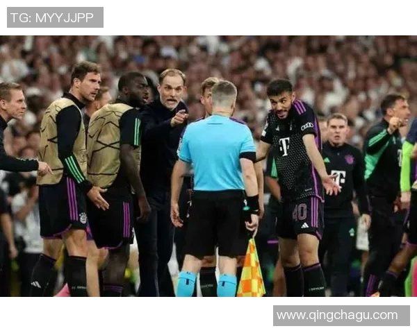 意甲大战：拜仁狂胜曼联五球逆转引发争议判罚全场沸腾